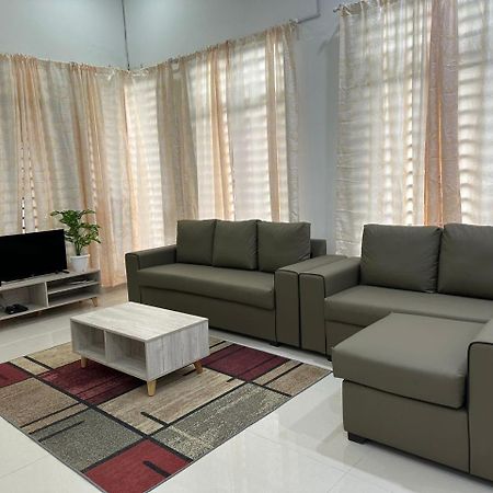 Homestay Kemaman Fyna08 Semi-D, 4 Bedrooms Dekat Pantai Kijal Exterior foto