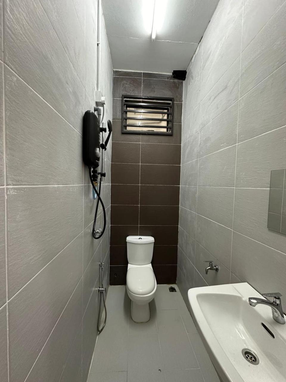 Homestay Kemaman Fyna08 Semi-D, 4 Bedrooms Dekat Pantai Kijal Exterior foto